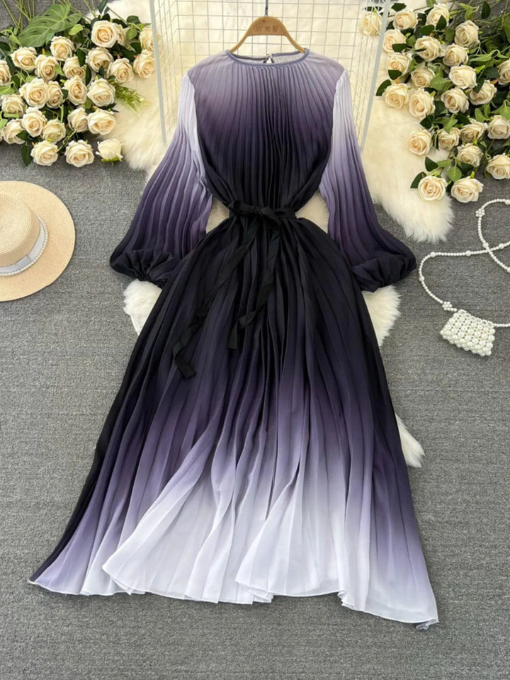 Levoire | Robe plissée en A avec dégradé mi-long
