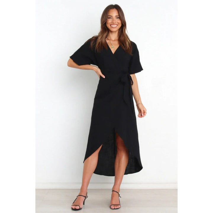 Robe portefeuille pour femme avec un élégant décolleté en V et un design ajusté Levoire