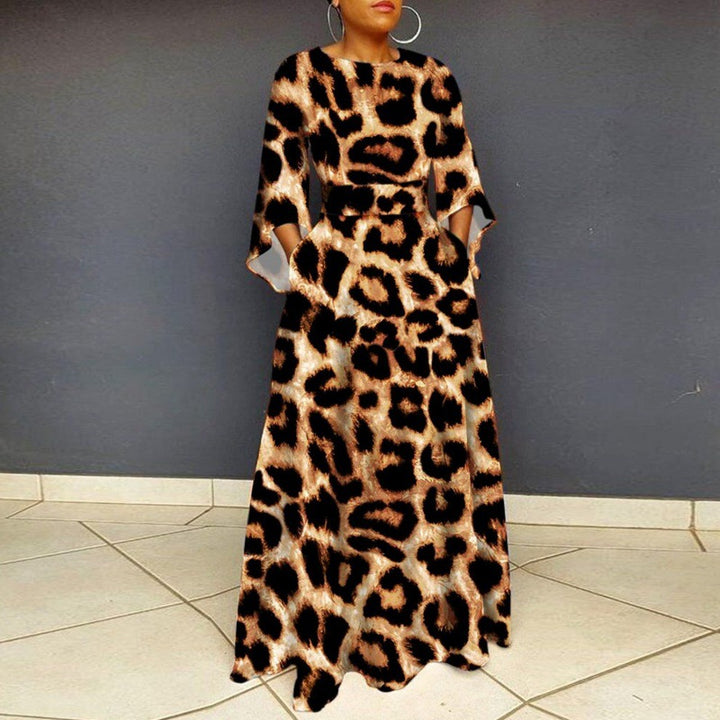 Robe maxi pour femmes avec imprimé léopard et coupe ajustée Levoire