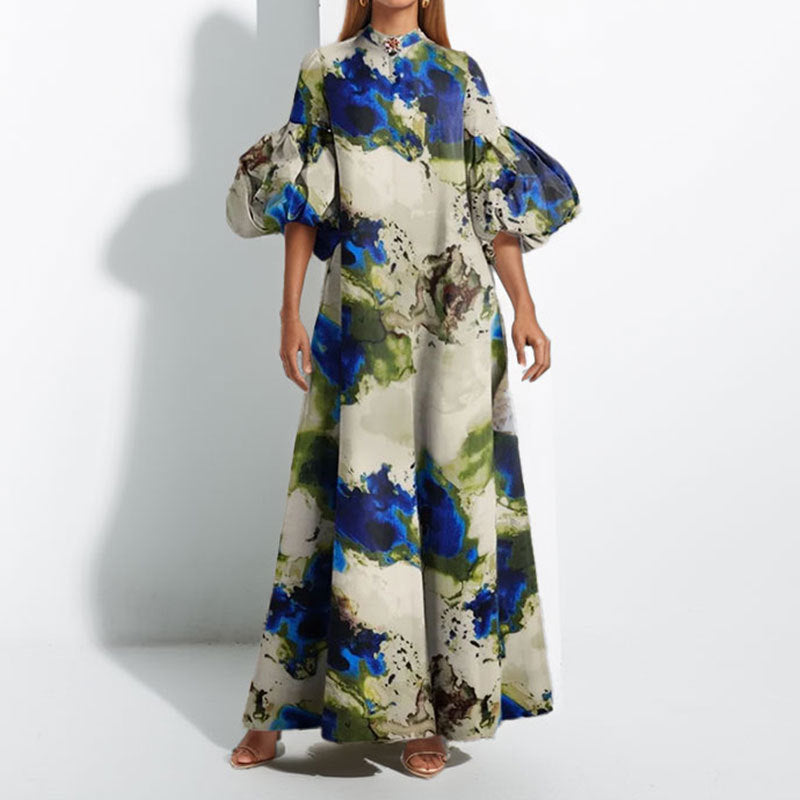 Robe maxi pour femmes avec des manches bouffantes volumineuses et un design coloré complexe Levoire