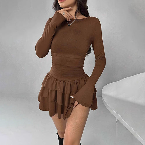 Robe mini pour femme avec un ourlet à volants volumineux et des manches longues Levoire