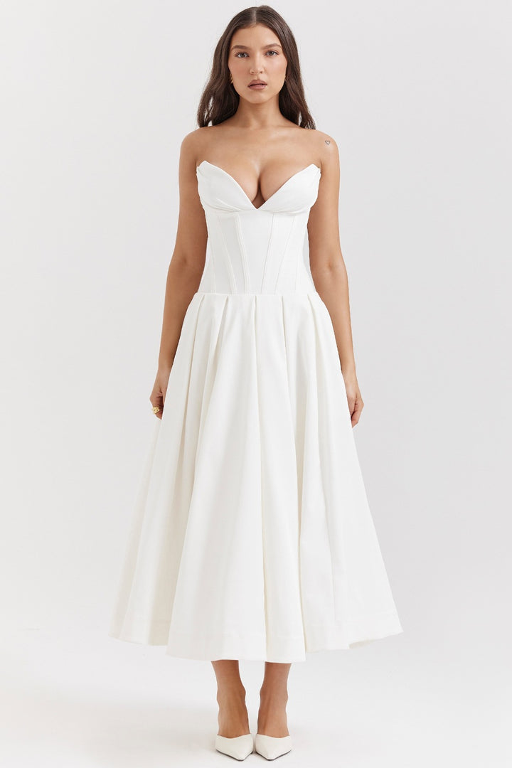 Robe Maxi Couture pour femmes avec un élégant décolleté cœur et une jupe évasée Levoire