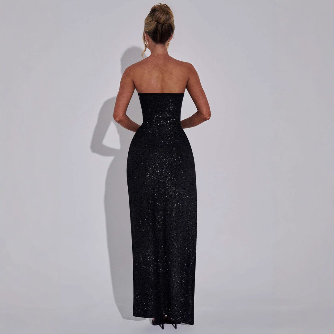 Robe maxi sans bretelles glamour pour femmes avec tissu scintillant et élégante fente pour jambe Levoire