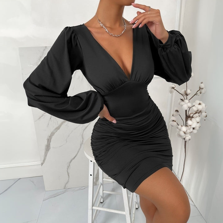 Robe mini pour femmes avec décolleté en V profond et manches volumineuses Levoire