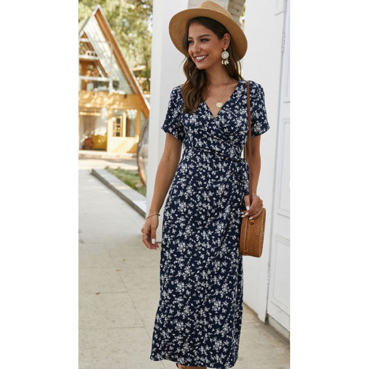 Robe Maxi Femme avec Design Floral en Enveloppement et Fermeture Élégante au Niveau de la Poitrine Levoire