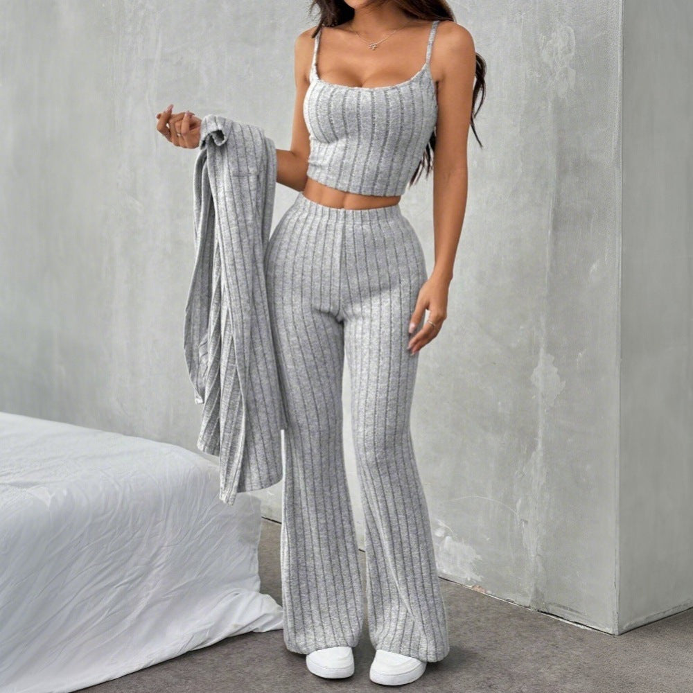 Ensemble en tricot pour femmes avec des manches longues et un design enveloppant élégant Levoire