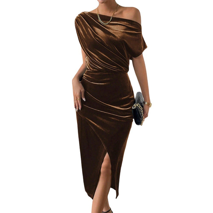 Robe Maxi Élégante pour Femmes avec Design Bardot et Velours Luxueux Levoire