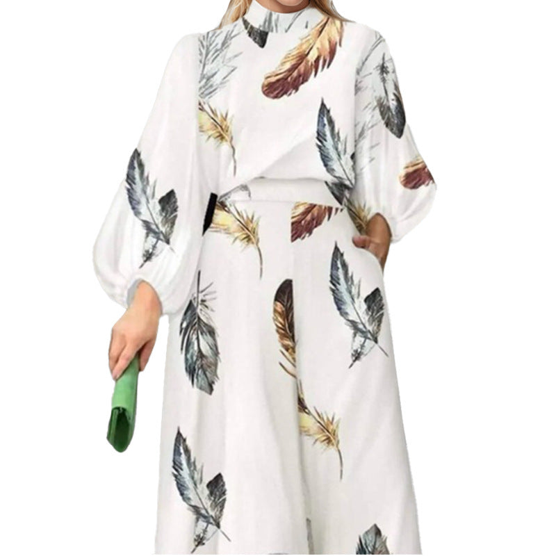 Ensemble élégant pour femme en deux pièces avec des manches en forme de ballon et un design en plumes Levoire