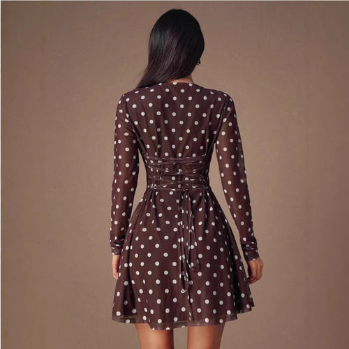 Robe mini pour femmes avec des manches transparentes et un design à pois Levoire
