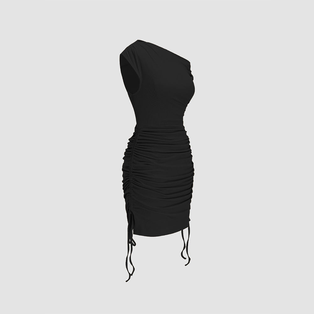 Robe ajustée femme avec encolure asymétrique et détails volants Levoire