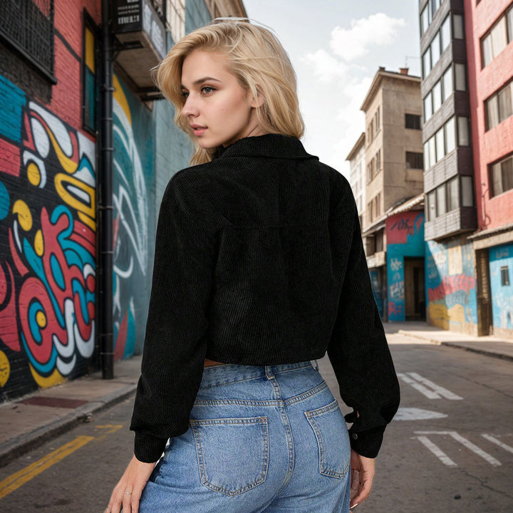 Veste en corduroy cropped pour femmes avec des détails élégants et des poches pratiques Levoire