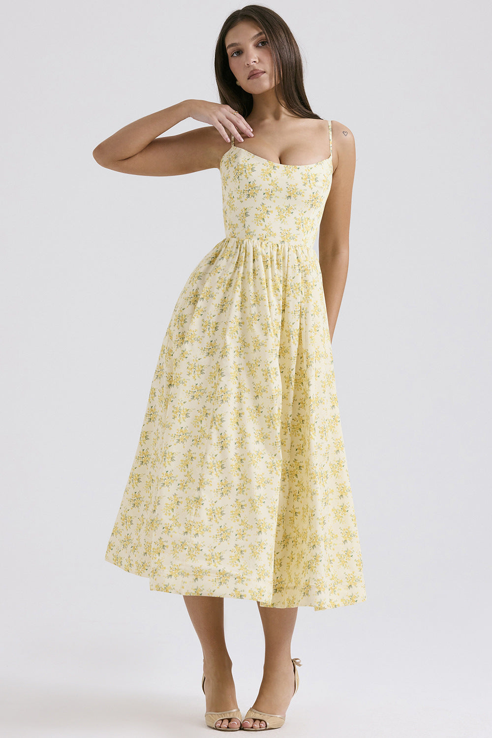 Robes maxi pour femmes avec motif floral et silhouette élégante et fluide Levoire