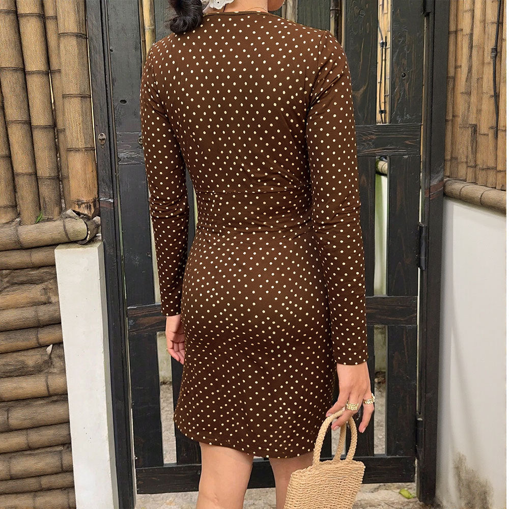 Robe mini pour femmes avec un élégant col en V et un motif à pois ludique Levoire