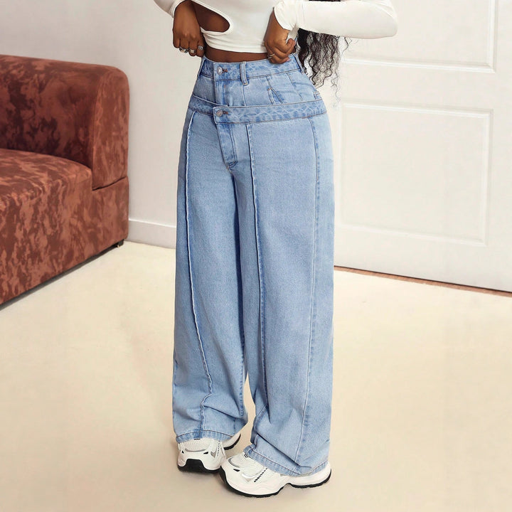 Jean large pour femmes avec une coupe innovante et un design asymétrique Levoire