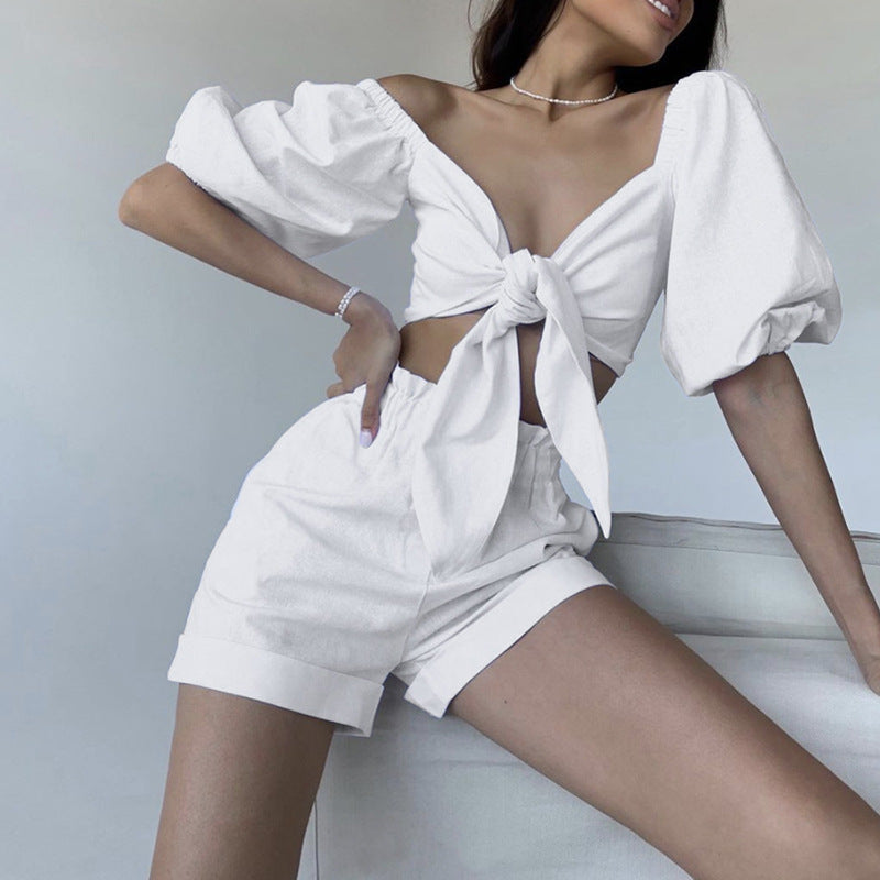 Ensemble stylé pour femmes en deux pièces avec des manches bouffantes et un nœud Levoire
