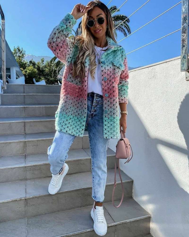 Gilet confortable pour femmes avec un dégradé joyeux et de grandes boutons Levoire