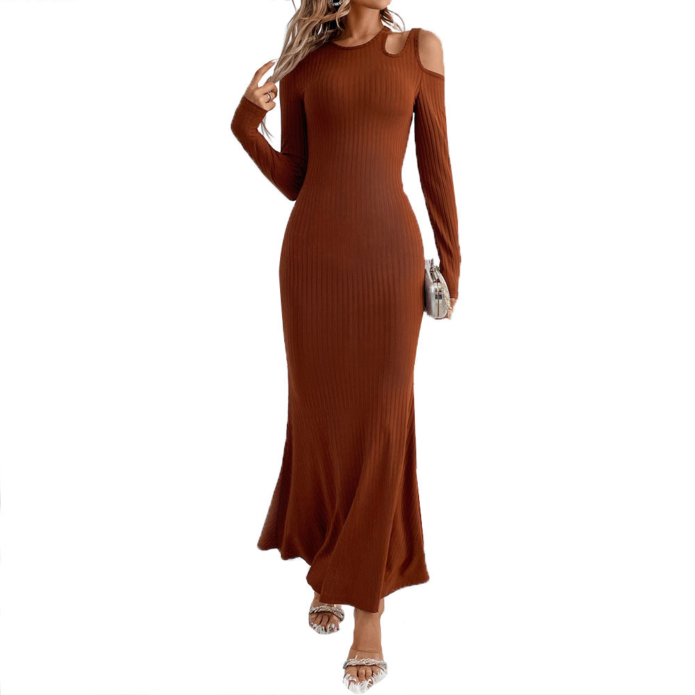 Robe maxi pour femmes avec un design découpé élégant et une coupe flatteuse pour la silhouette Levoire