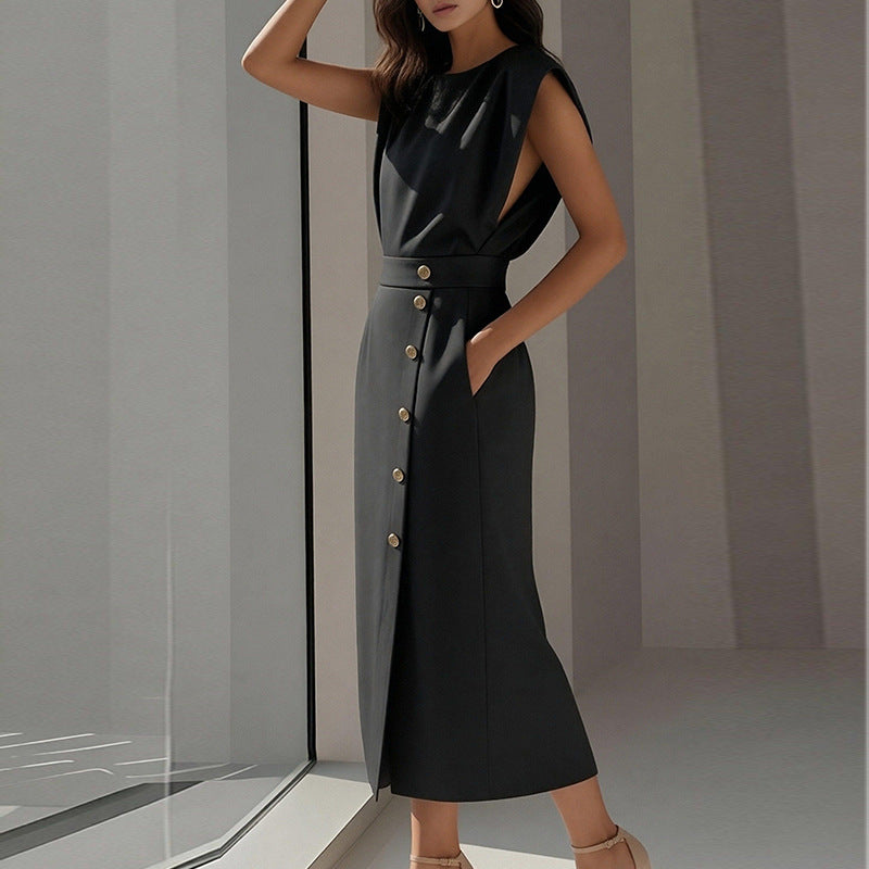 Robe midi élégante pour femmes avec détails de bouton et fente sur le côté Levoire