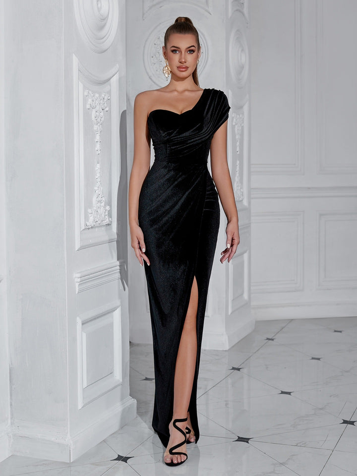 Robe de soirée élégante pour femme avec design hors épaule et matériau soyeux Levoire