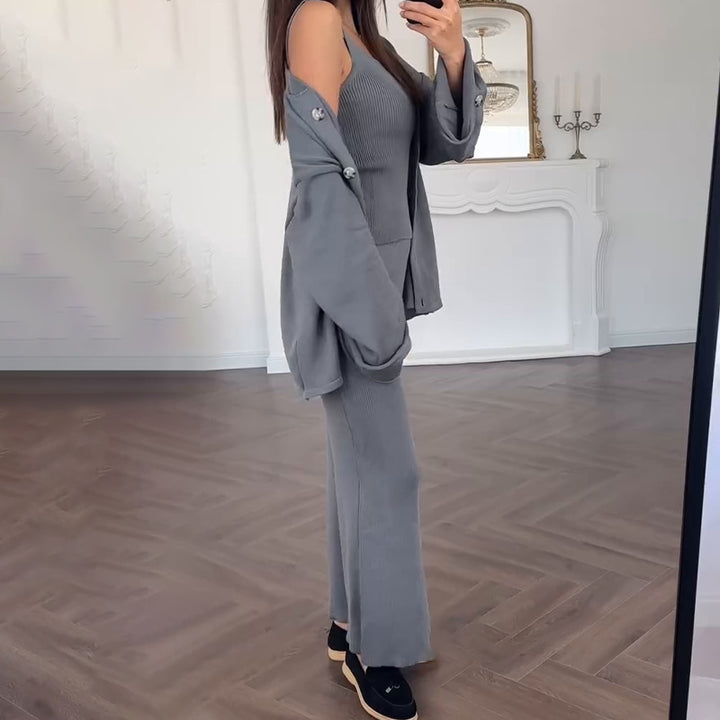 Robe tricotée élégante pour femmes avec un cardigan assorti Levoire