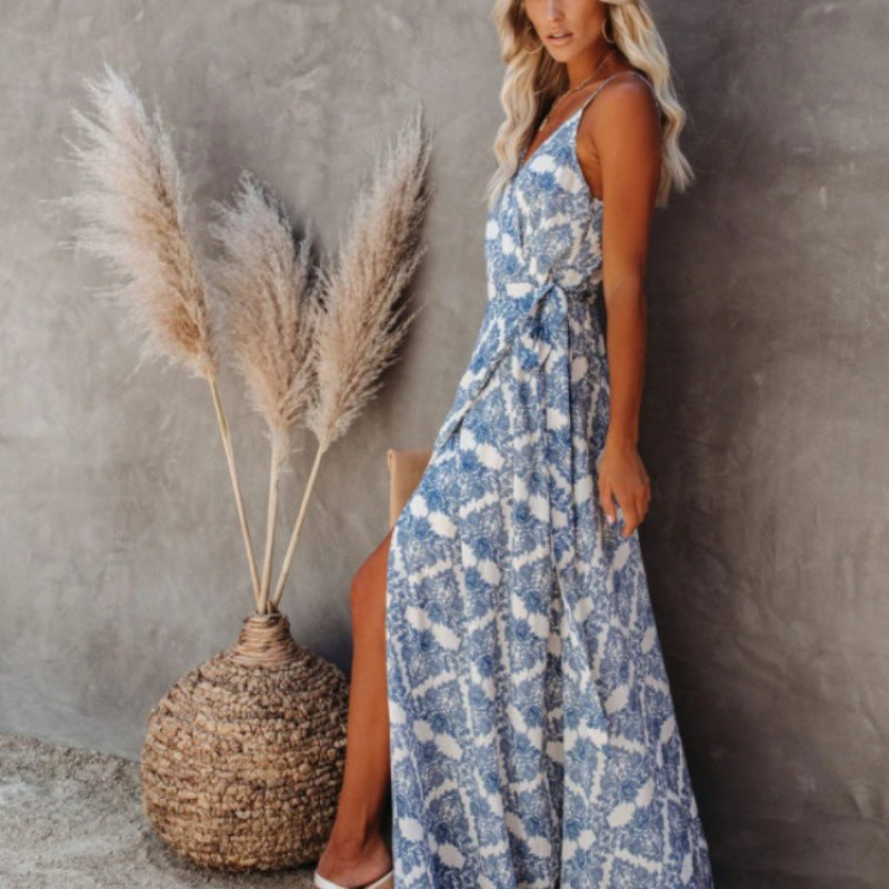 Robe maxi pour dames avec un ourlet flottant et une fente élégante Levoire