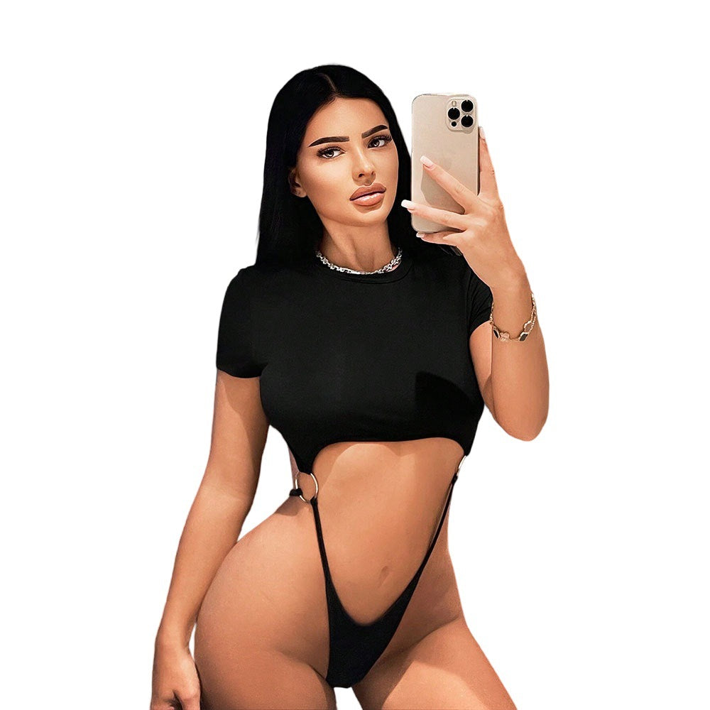 Body féminin avec design découpé à la mode et embellissements élégants Levoire