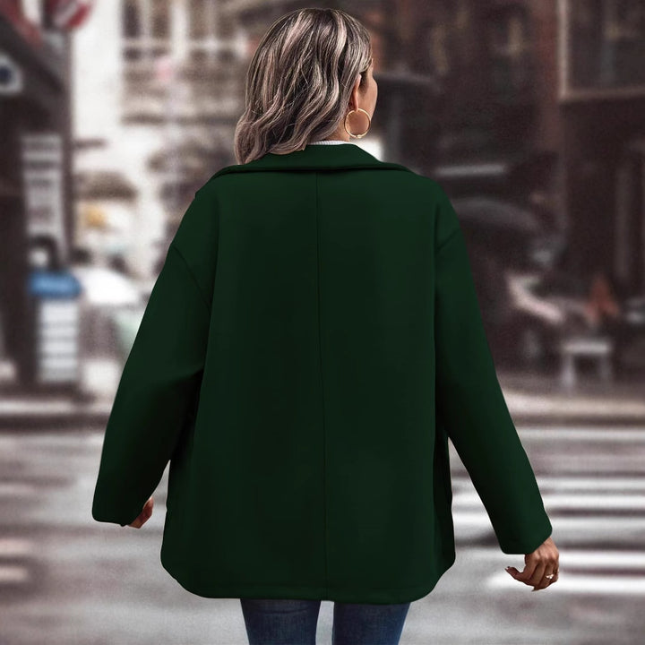 Veste surdimensionnée à la mode pour femmes avec détails de boutons et poches pratiques Levoire