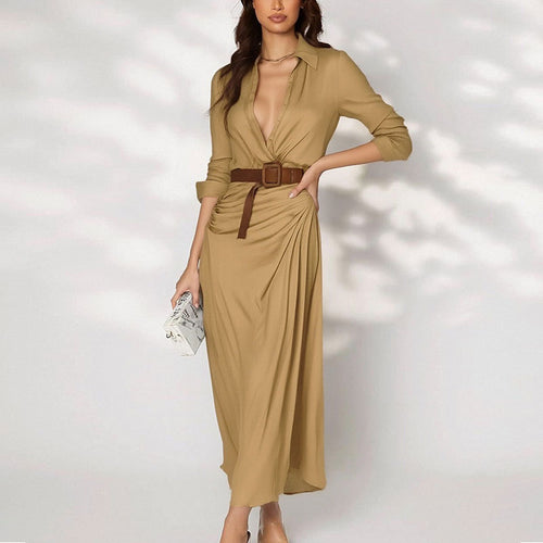 Robe maxi pour femmes avec décolleté en V profond et détails définissant la taille Levoire