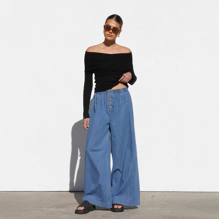 Pantalon en denim large pour femmes avec taille élastique et détails de boutons Levoire