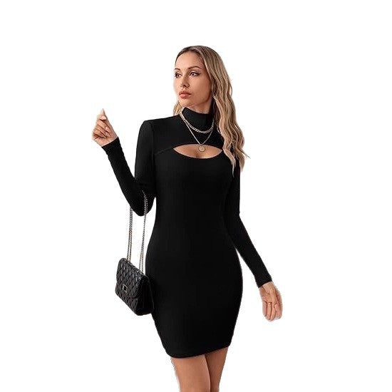 Robe mini ajustée pour femmes avec col haut et découpe Levoire