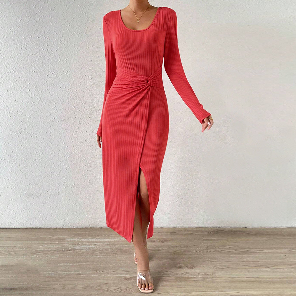 Robe maxi femme avec un design élégant enroulé et une fente latérale Levoire