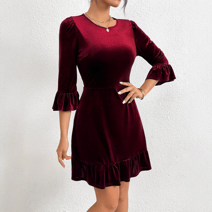 Robe minime en velours pour femmes avec des détails froncés et des manches volumineuses Levoire