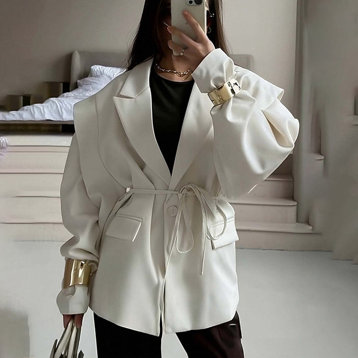 Blazer surdimensionné pour femmes avec ceinture à la taille et élégantes manches bouffantes Levoire