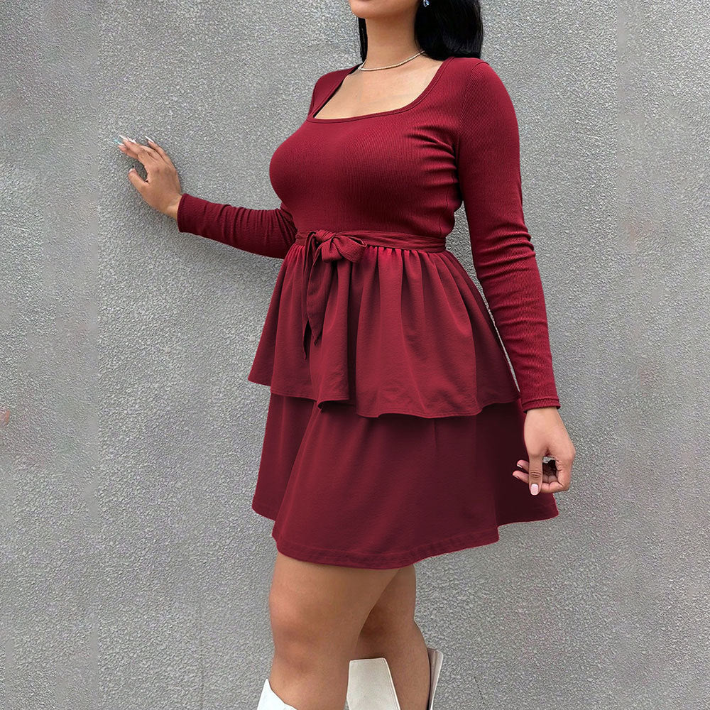 Robe mini femme avec encolure carrée et ceinture à volants Levoire