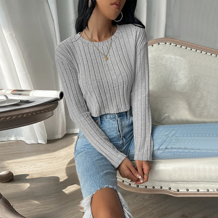 Pull court pour femmes avec une fine texture côtelée et des manches longues Levoire