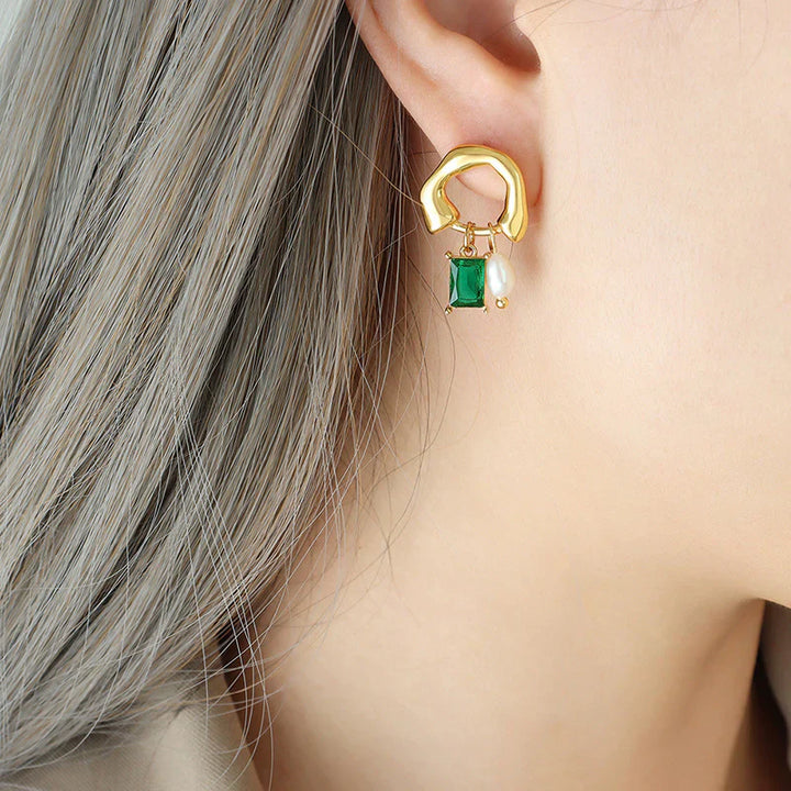 Levoire | Boucles D'Oreilles Géométriques En Émeraude Avec Détail De Perles