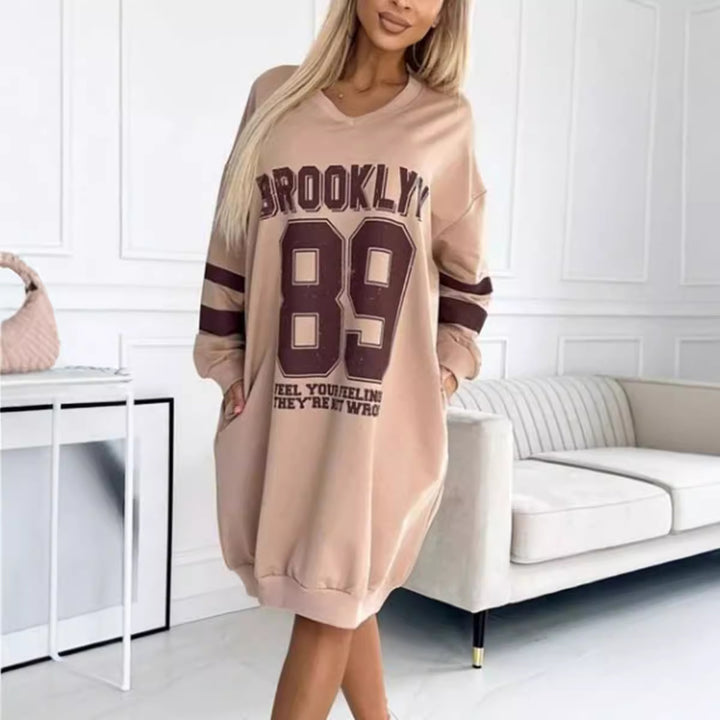 Robe oversize pour femme avec imprimé graphique sportif et décolleté en V profond Levoire