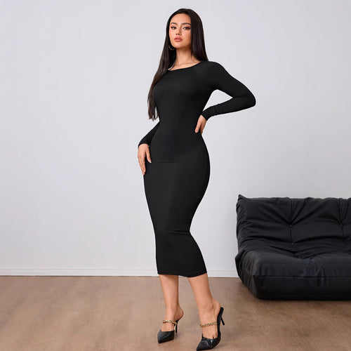Robe midi ajustée pour femmes avec un élégant encolure ronde et des manches longues Levoire