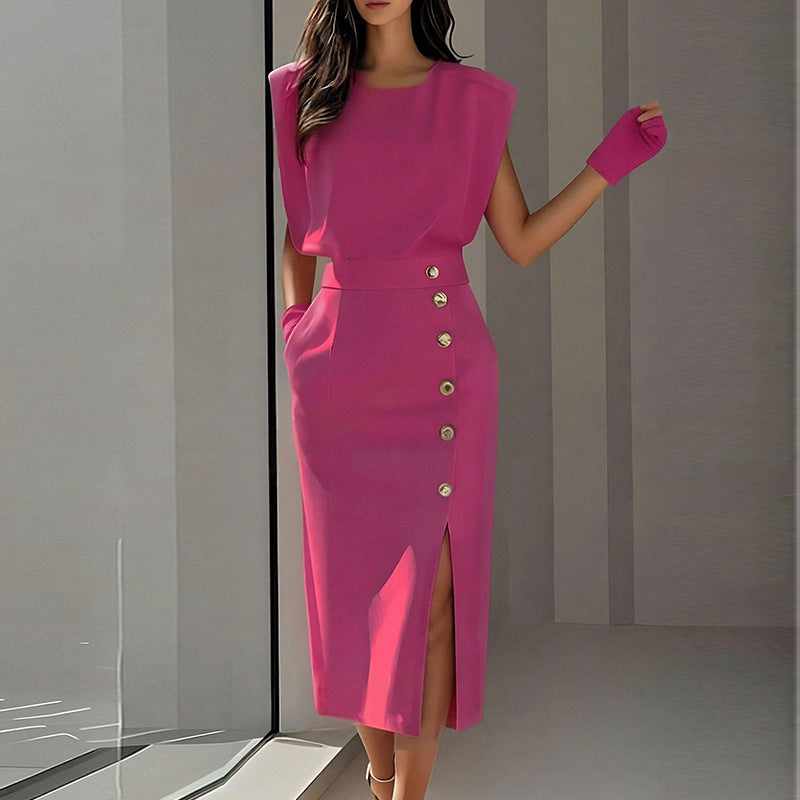 Robe midi élégante pour femmes avec détails de bouton et fente sur le côté Levoire