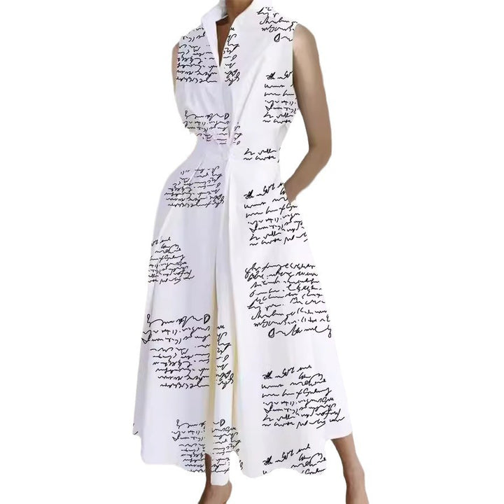 Robe midi élégamment ajustée pour femmes avec un profond décolleté en V et des poches pratiques Levoire
