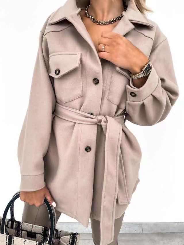 Veste de mode pour femmes avec poches pratiques et coupe décontractée Levoire