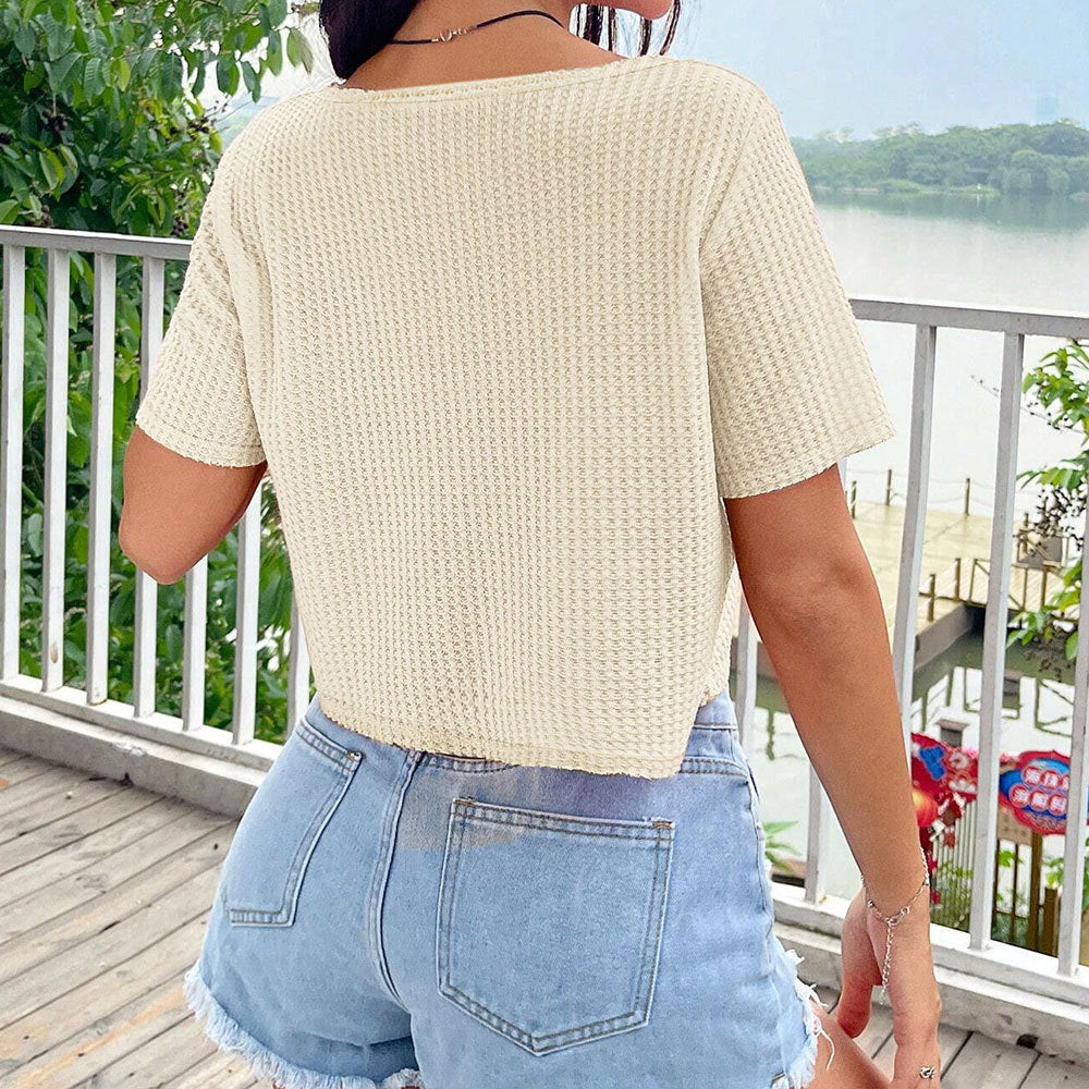 T-shirt court décontracté pour femme avec col V asymétrique et texture aérienne Levoire