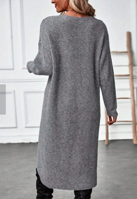Robe tricotée pour femmes avec coupe asymétrique et design large oversize Levoire