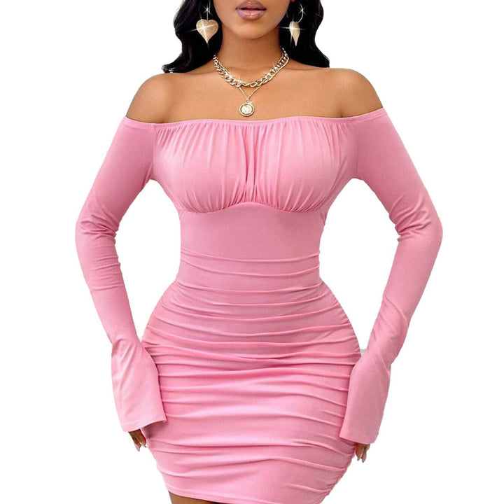 Robe mini femme à épaules dénudées avec détails en volants sophistiqués et silhouette flatteuse pour la figure Levoire
