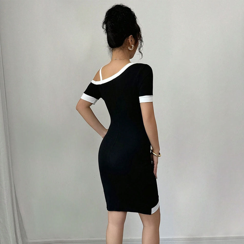 Robe mini ajustée pour femme avec décolleté asymétrique et sangle décorative Levoire