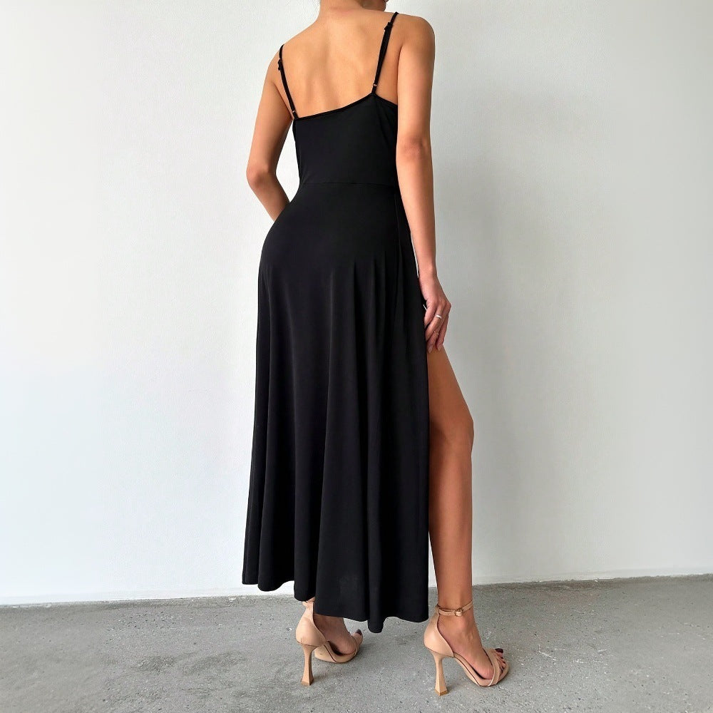 Robe maxi pour femmes avec une fente séduisante et des bretelles spaghetti élégantes Levoire