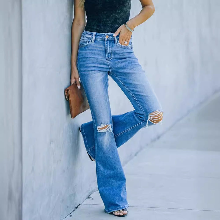 Jeans pour femmes à coupe décontractée avec détails destructés Levoire