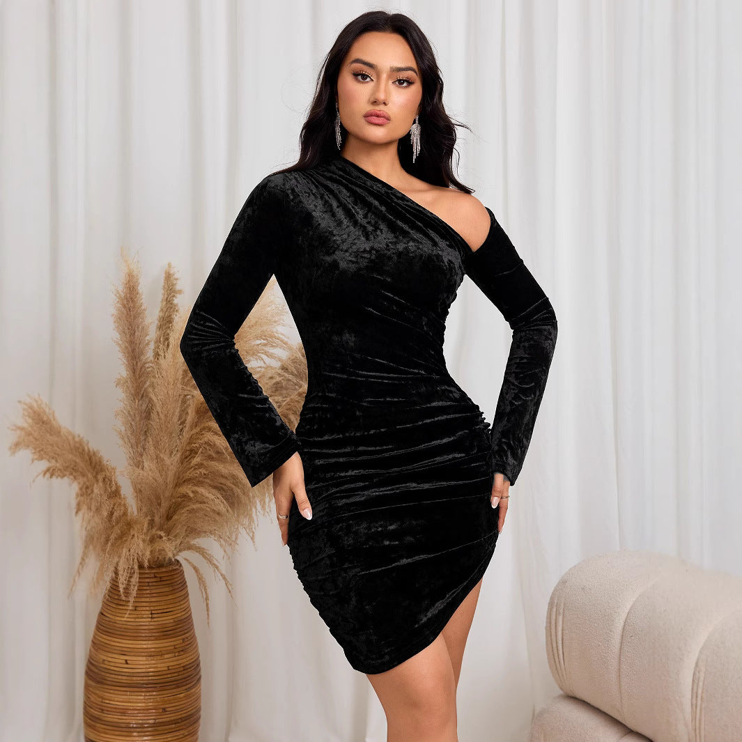 Robe élégante à une épaule pour femmes en matériau velouté Levoire