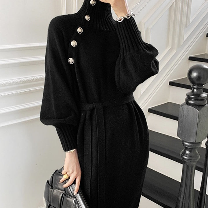 Robe en tricot pour femme avec col haut et détails de boutons décoratifs Levoire