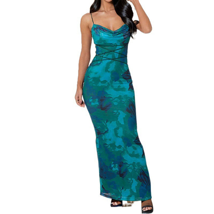 Robe maxi femme avec un élégant décolleté à cascades et des bretelles spaghetti décoratives Levoire